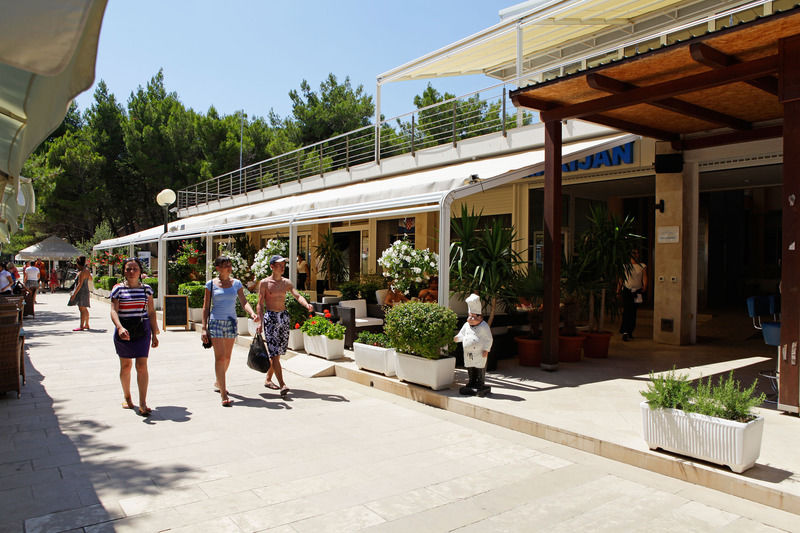 Zlatni Rat Beach Resort 波尔 外观 照片