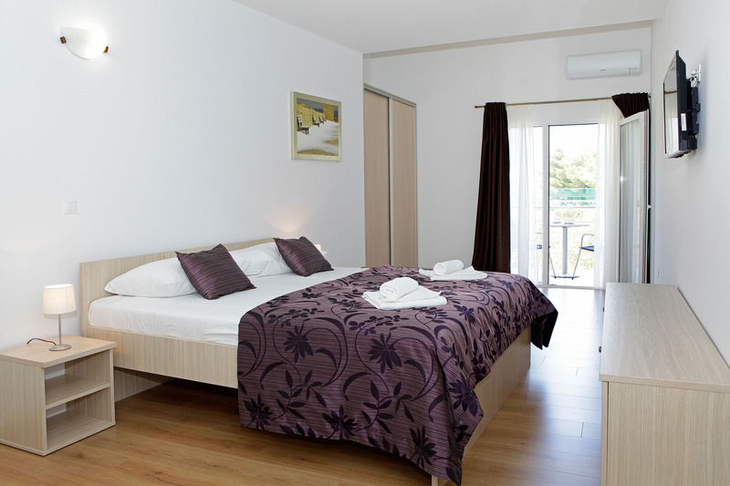 Zlatni Rat Beach Resort 波尔 外观 照片